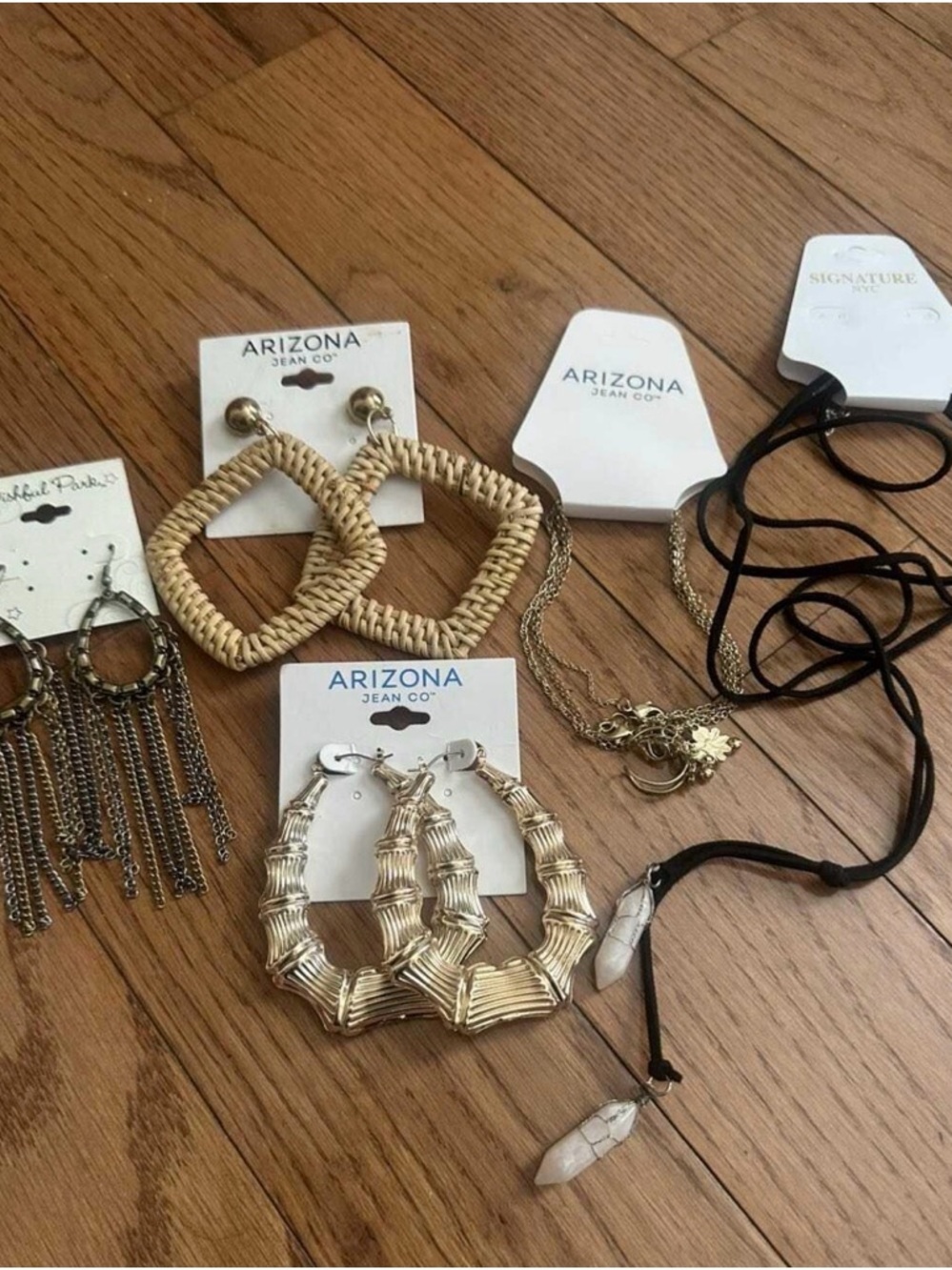 5-Piece Fashion Jewelry Lot‎ – Earrings, Necklace & Ankle Bracelets with a Ring